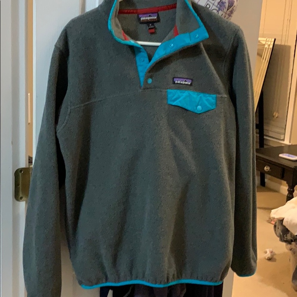 Patagonia Gray Fleece Pullover with Teal Accents